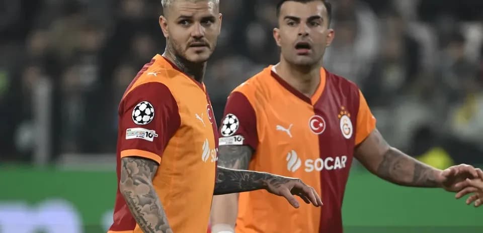 Two Galatasaray players during a match