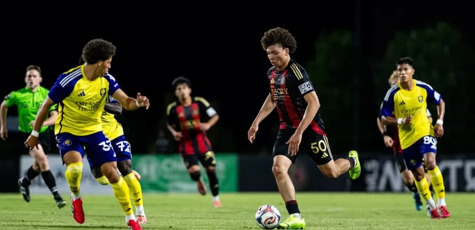 Atlanta United II player dribbling against Orlando City II