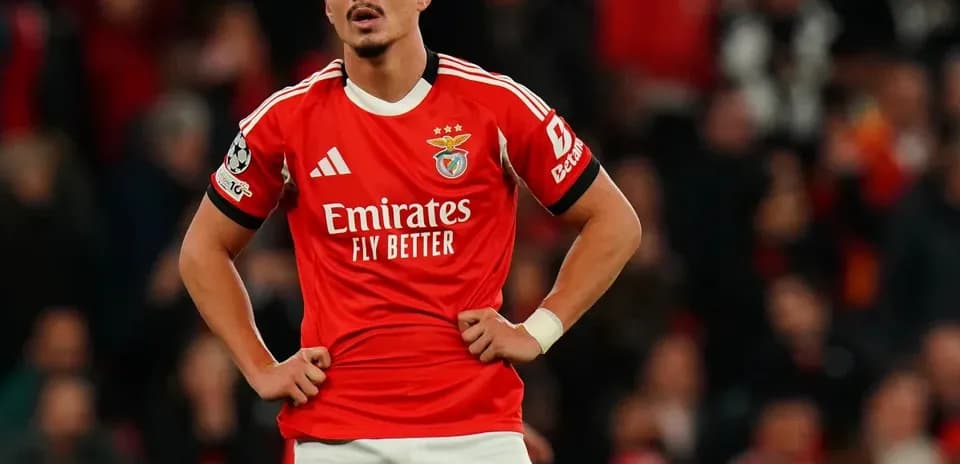 Benfica player looking up during match