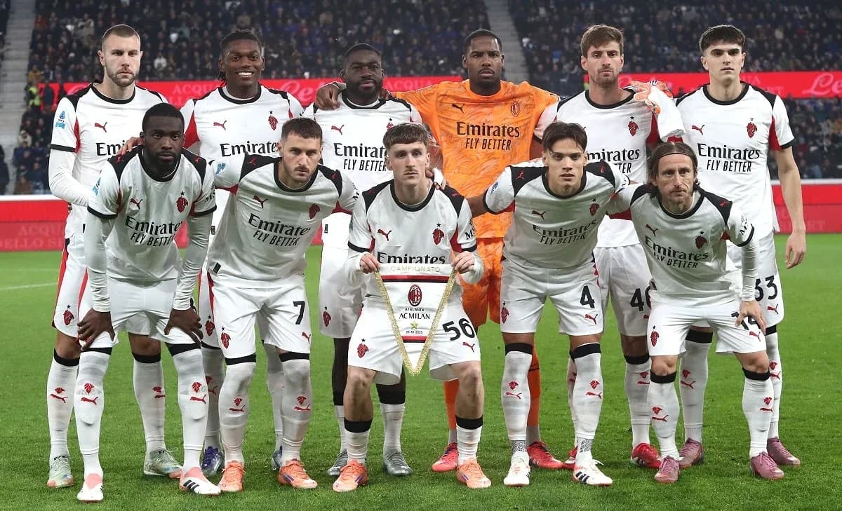 AC Milan team posing for a group photo