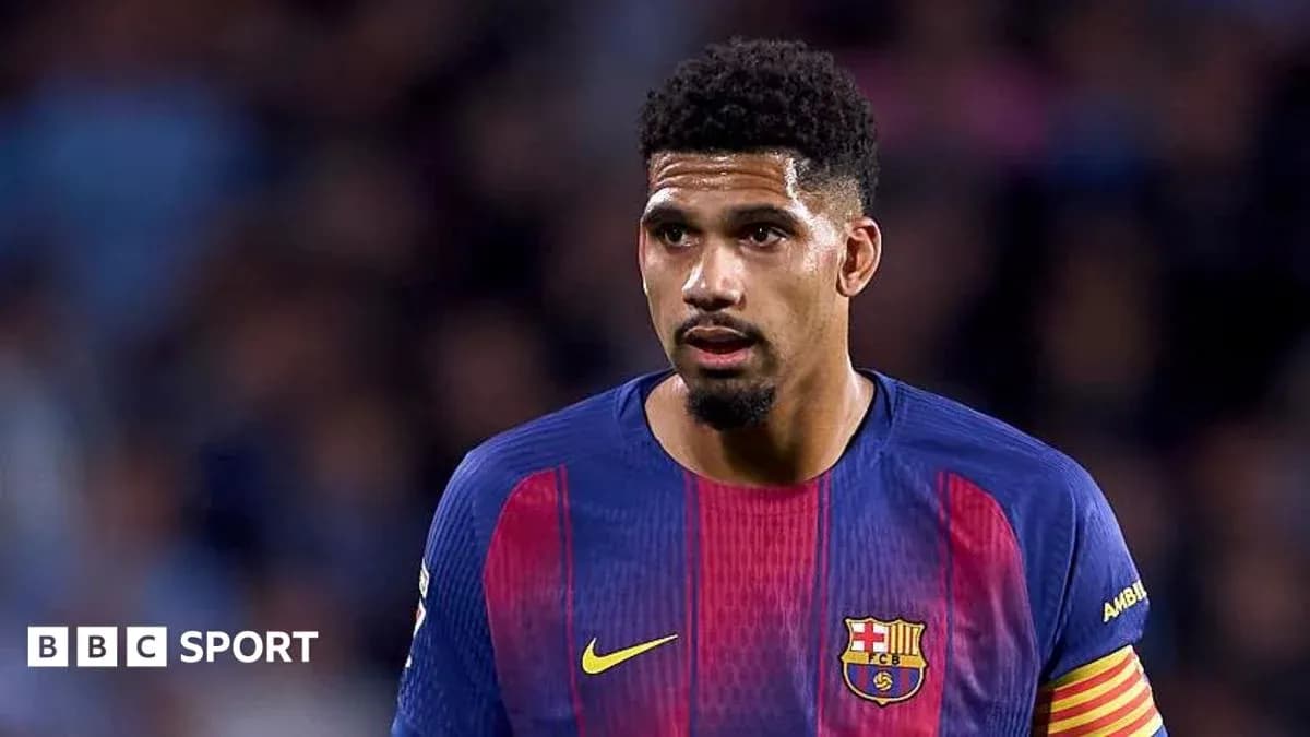Player in FC Barcelona kit during match