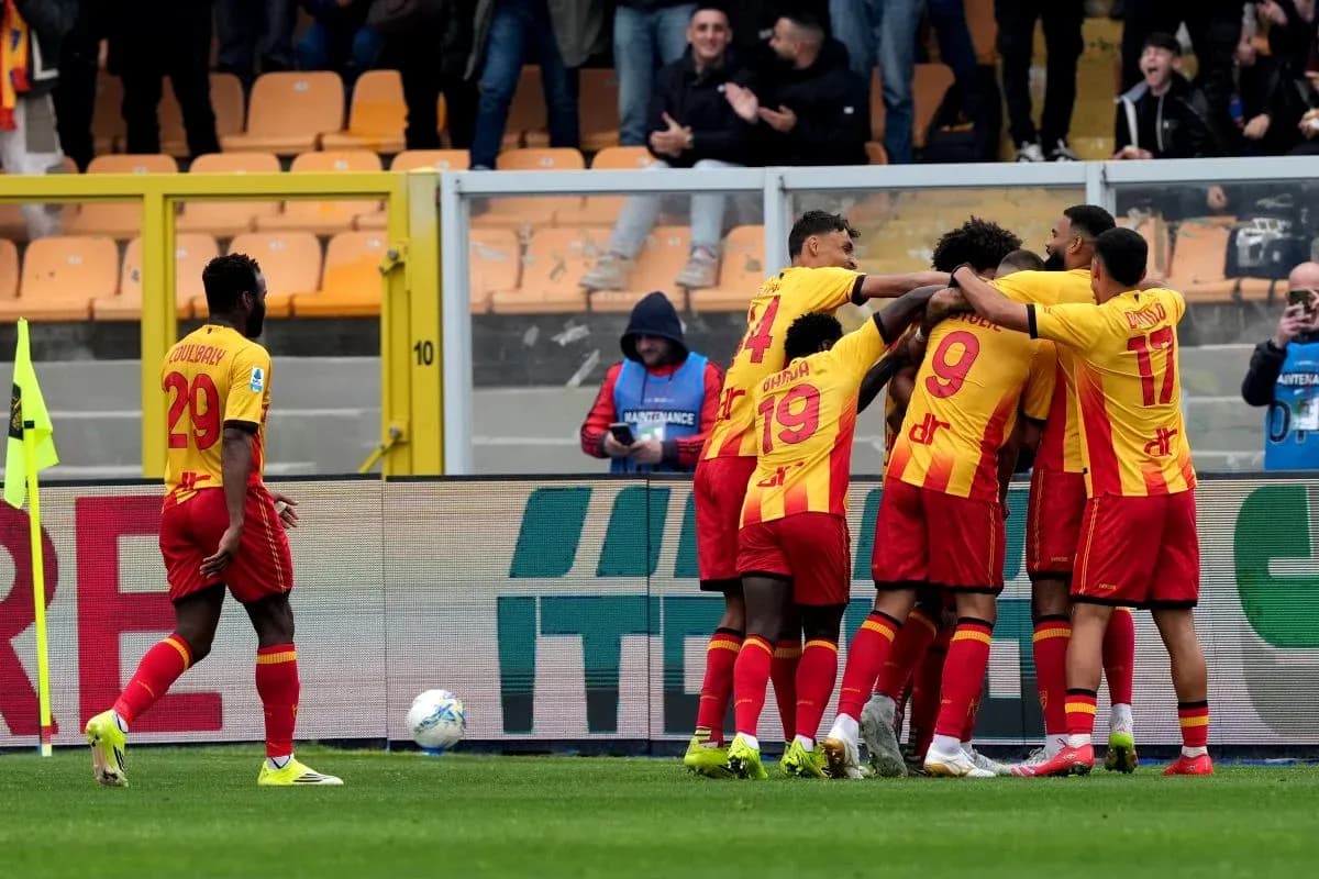 Lecce players celebrating a goal during match