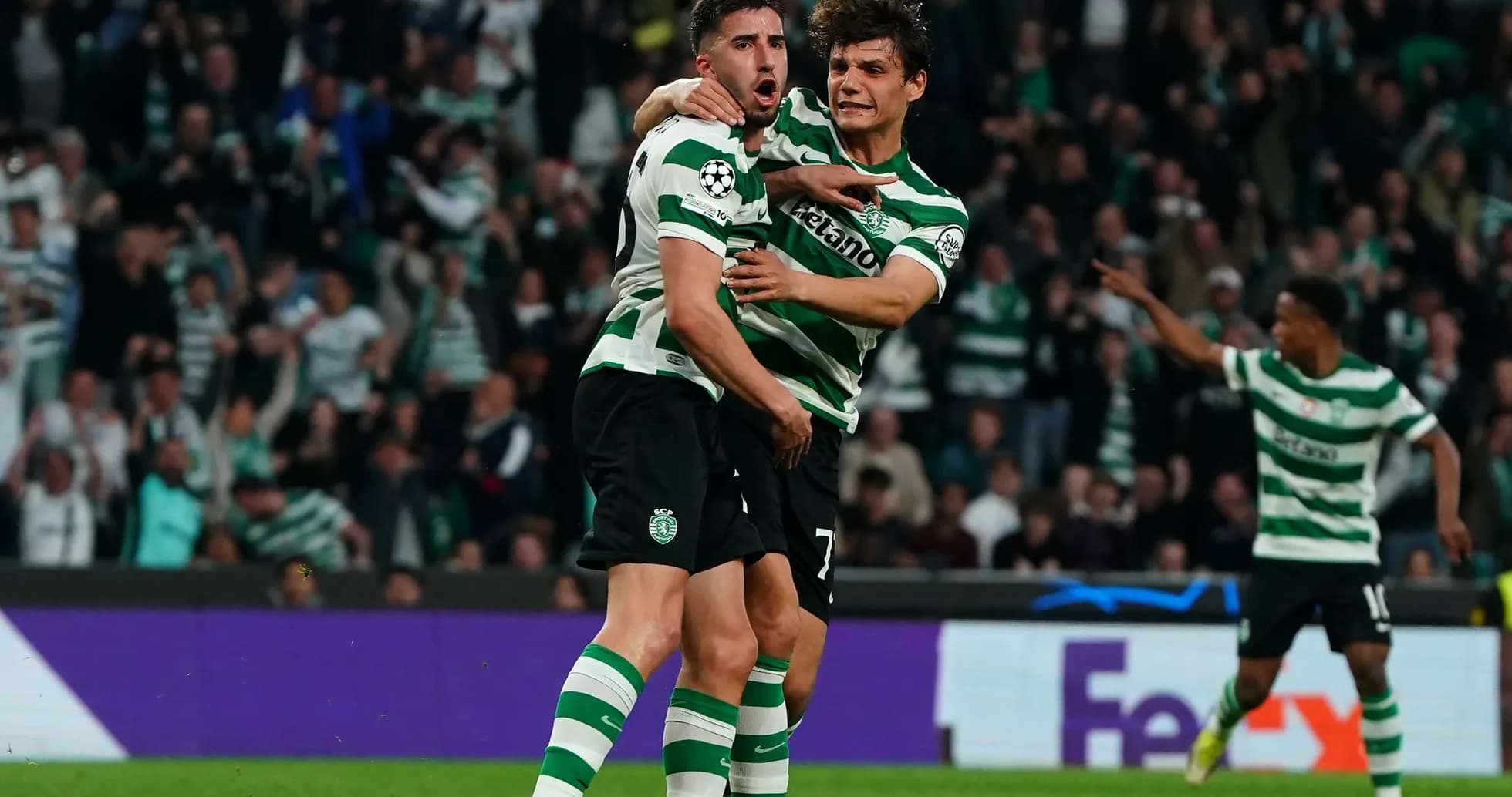 Players celebrating during Sporting CP match