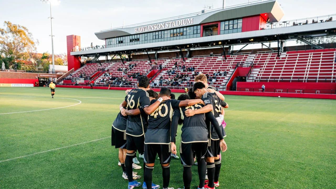 Los Angeles FC II players huddling before match
