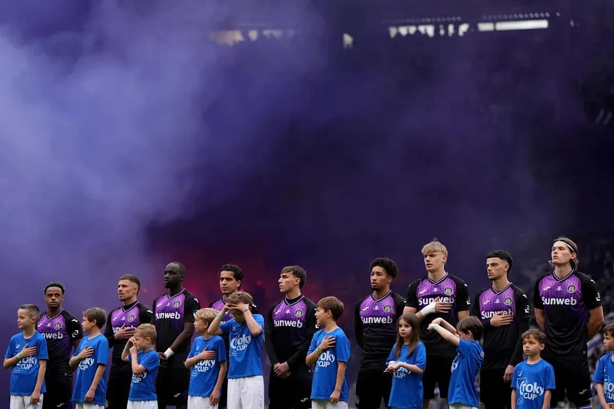 Players and children lined up for national anthem