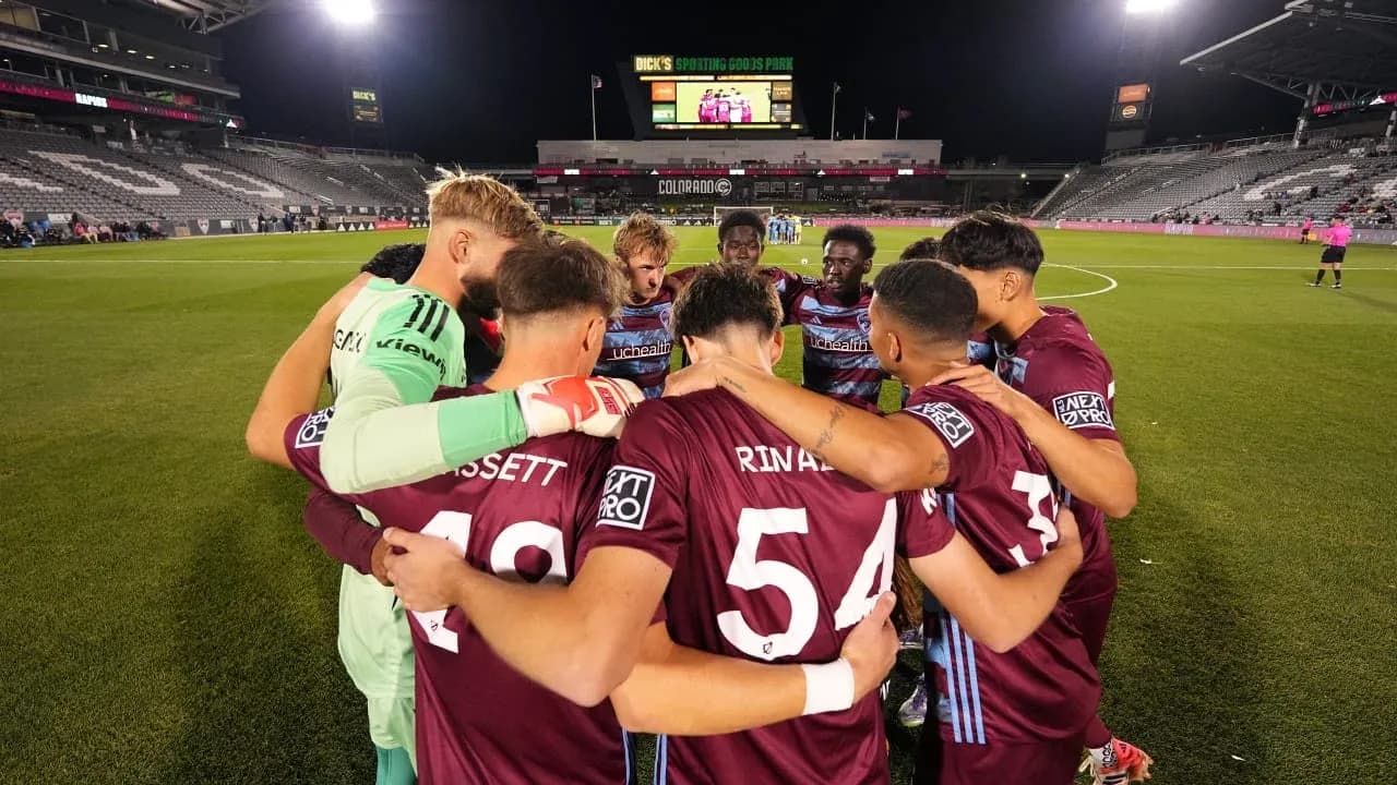 Colorado Rapids II players huddling before match