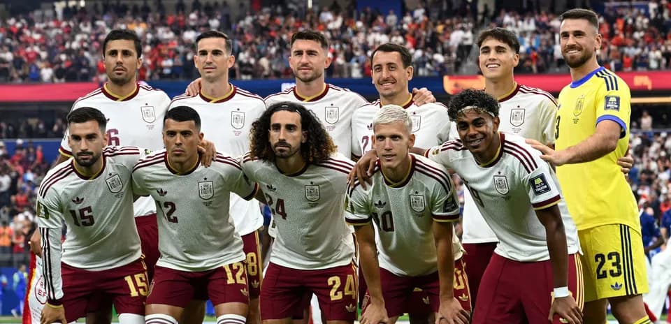 Spain national football team posing before match