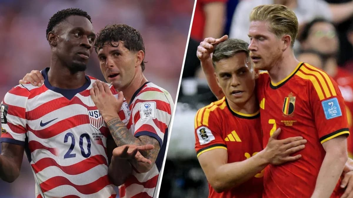 Players from USA and Belgium during World Cup match