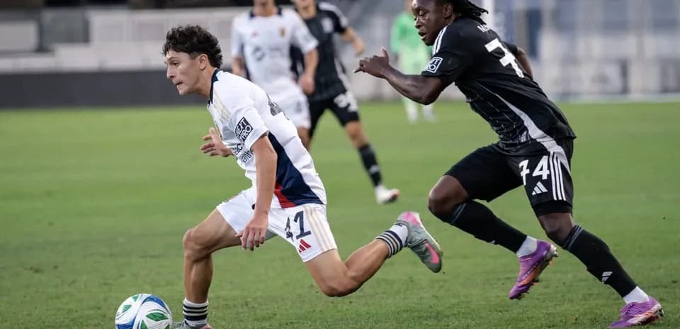 Player dribbling the ball during match