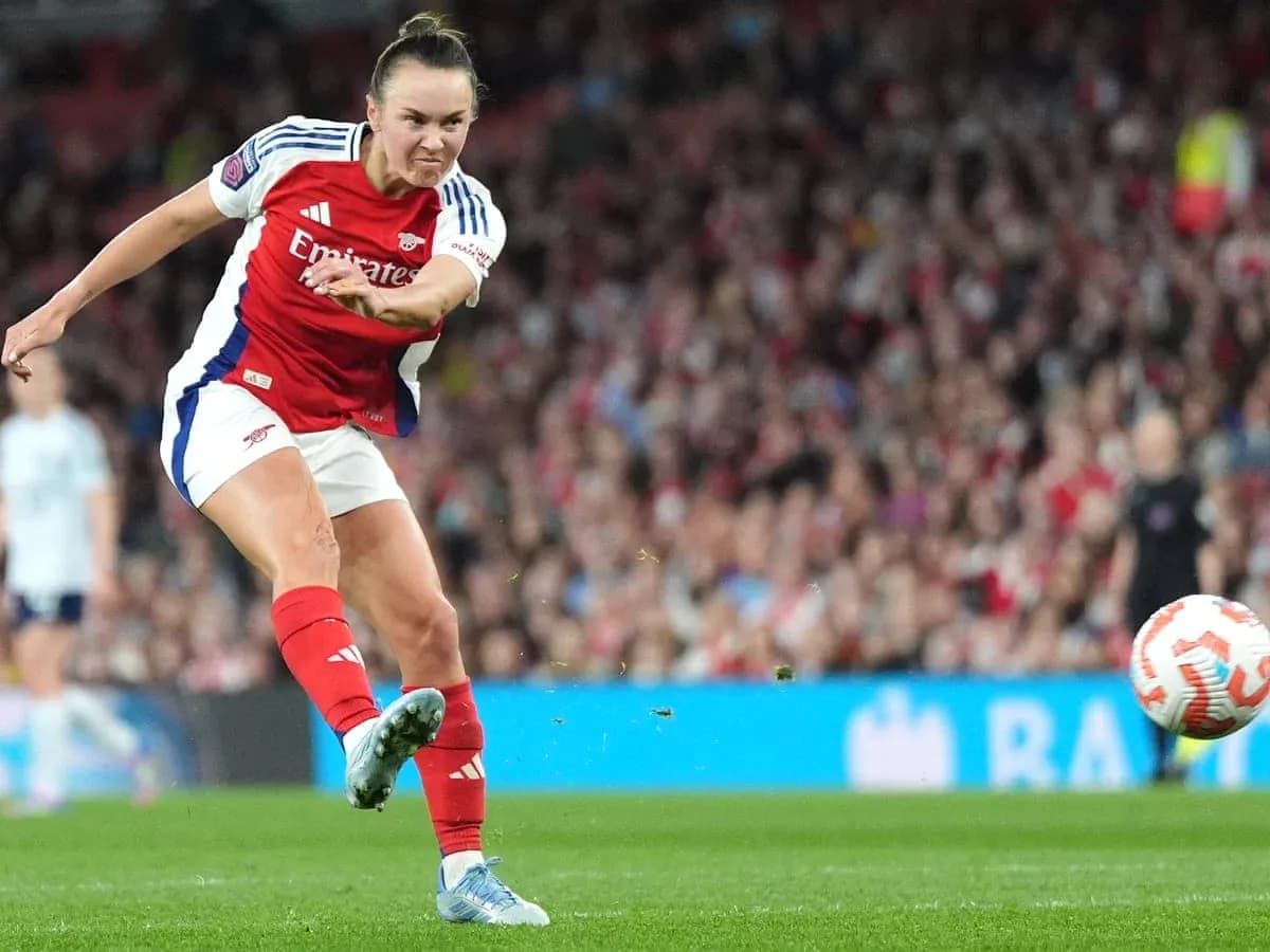 Player shooting during Arsenal vs Leicester City match