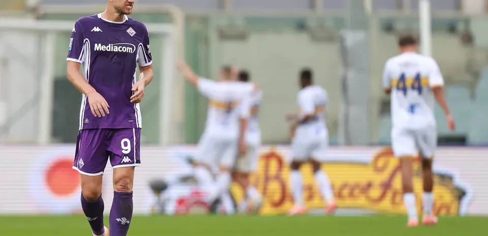 Fiorentina player reacting during Lecce match
