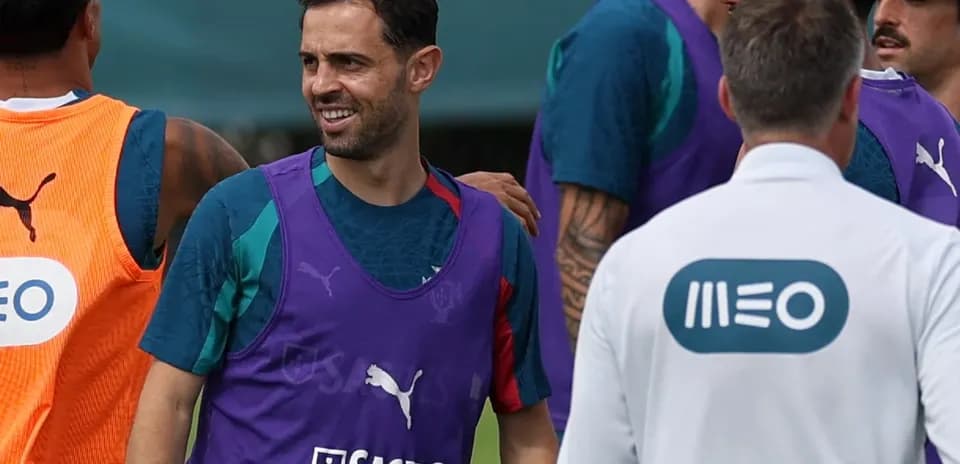 Players interacting during a training session