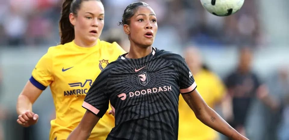 Player controlling the ball during NWSL match
