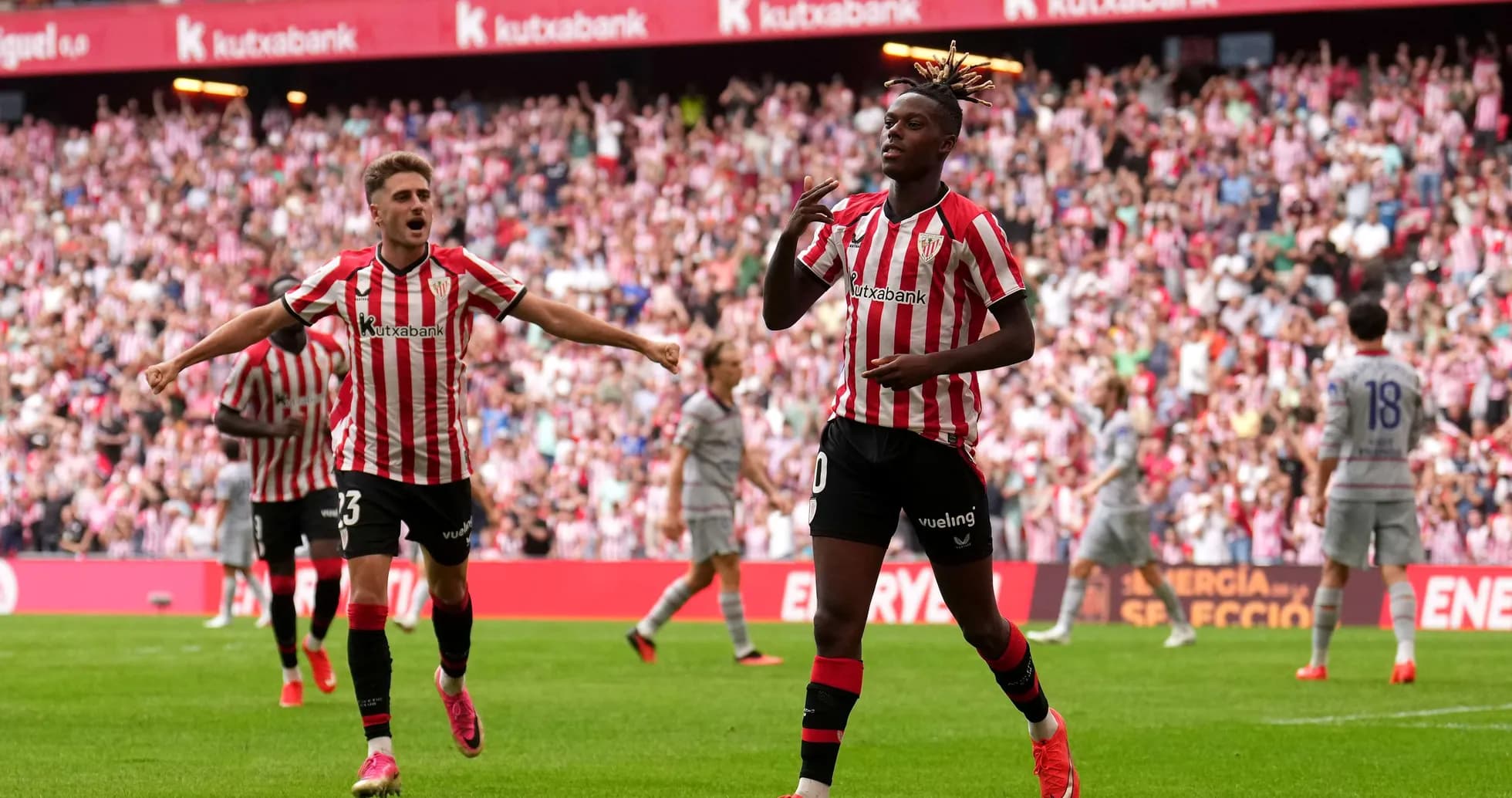 Athletic Club players celebrating a goal