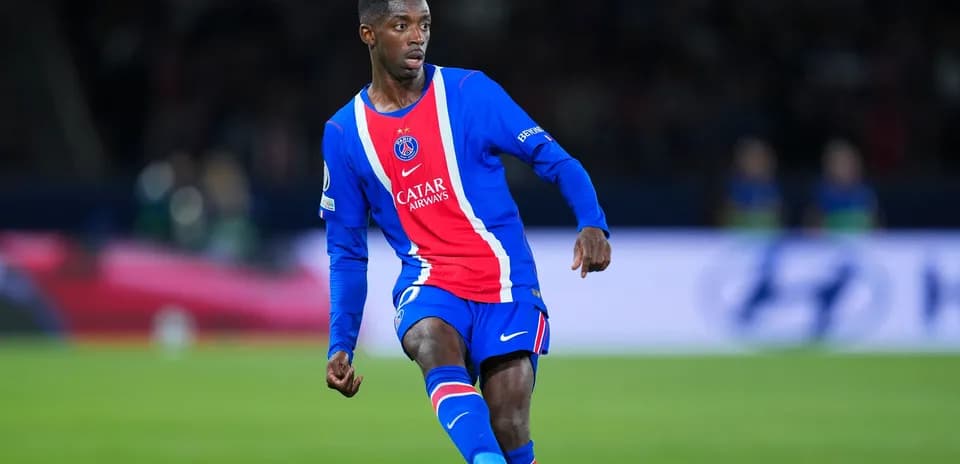 Player in Paris Saint-Germain kit during match