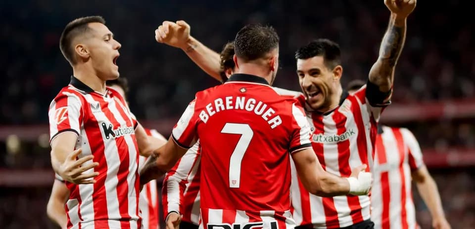 Athletic Club players celebrating a goal