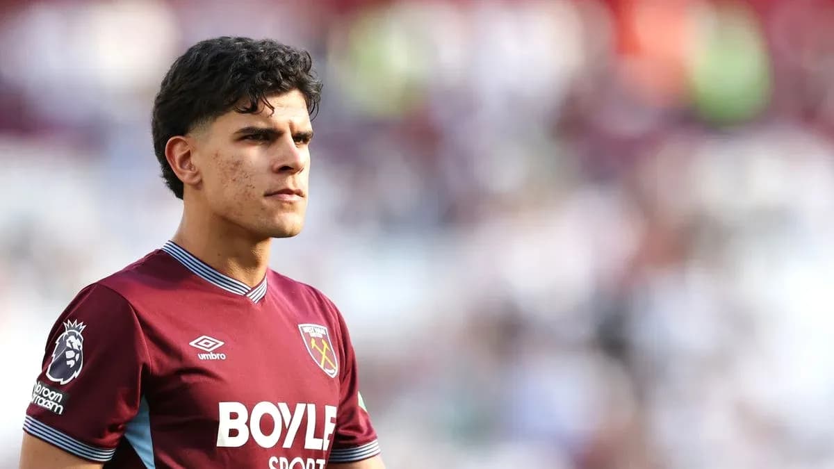 West Ham player on the pitch before the match