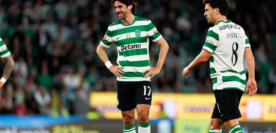 Sporting CP players on the pitch during match