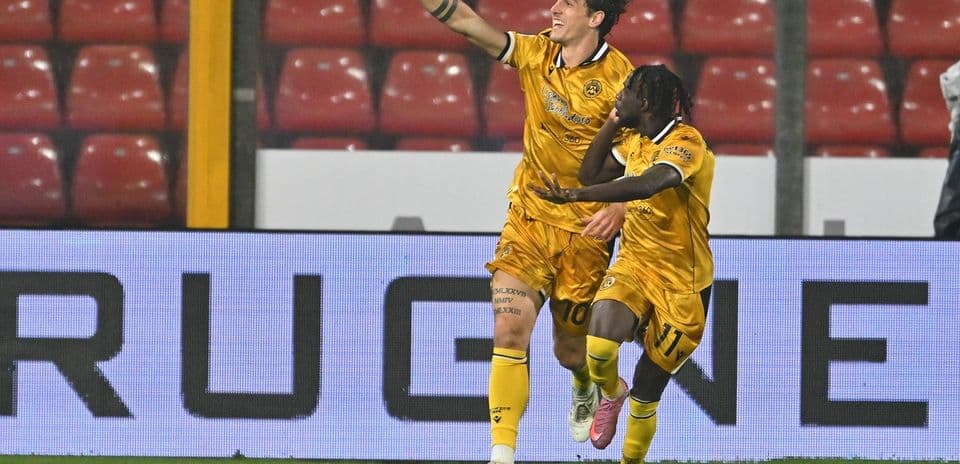 Players celebrating a goal during Serie A match