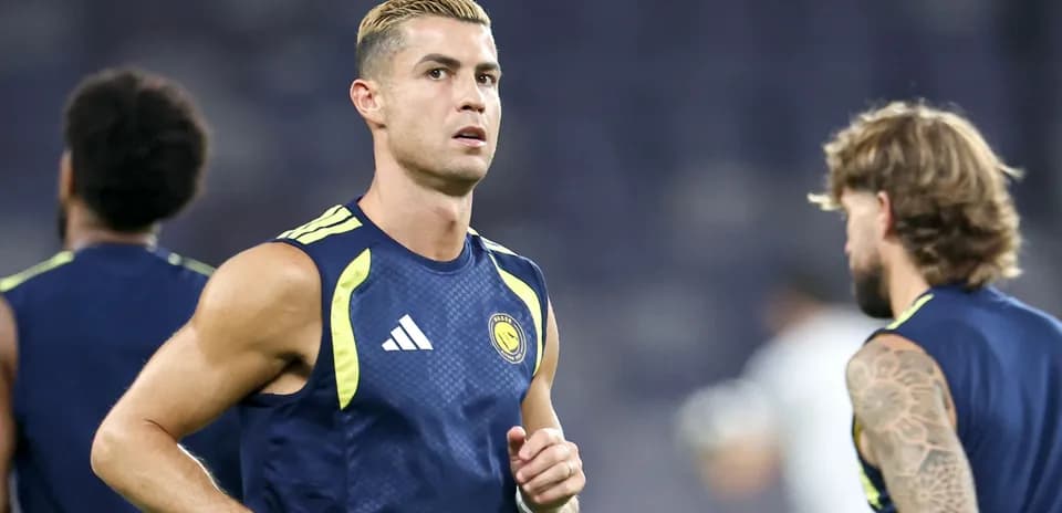 Cristiano Ronaldo training with teammates before match