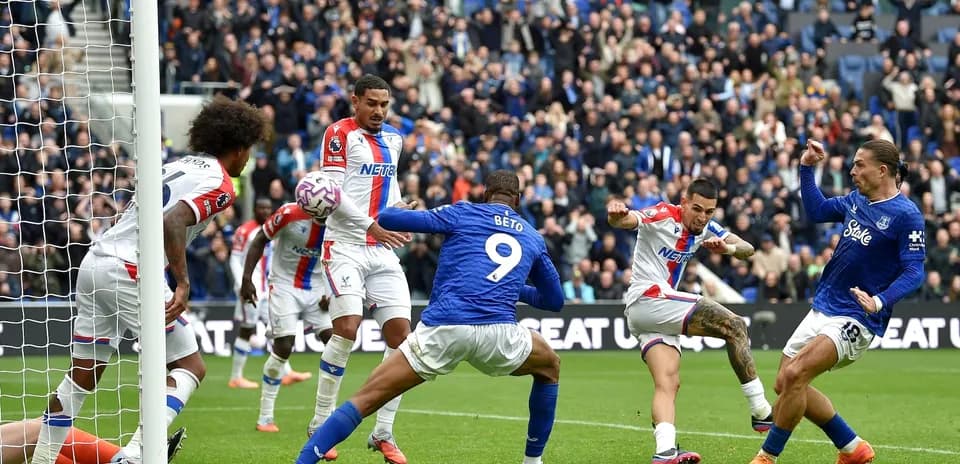 Players contesting for the ball during match action