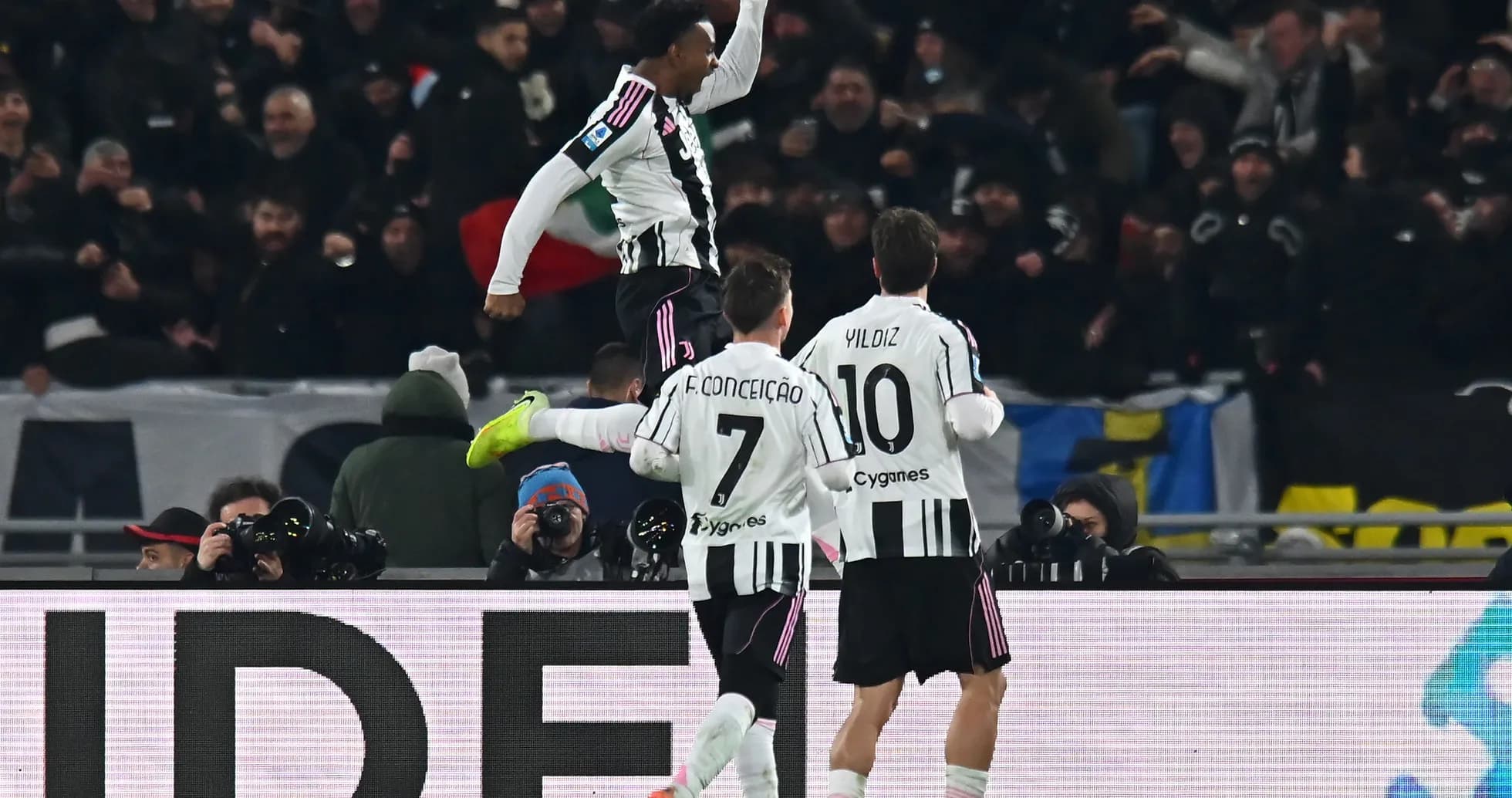 Juventus players celebrating a goal during match