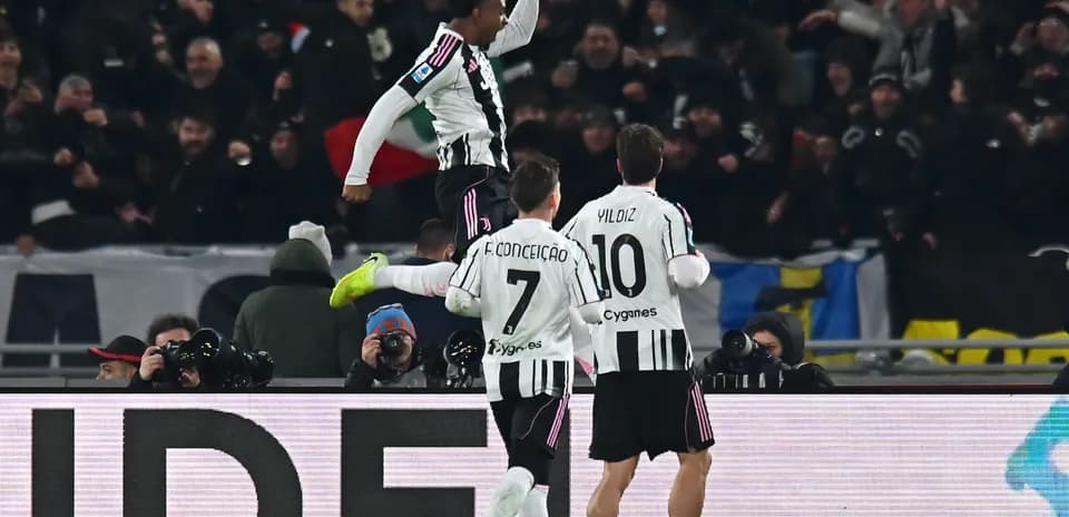Juventus players celebrating a goal during match