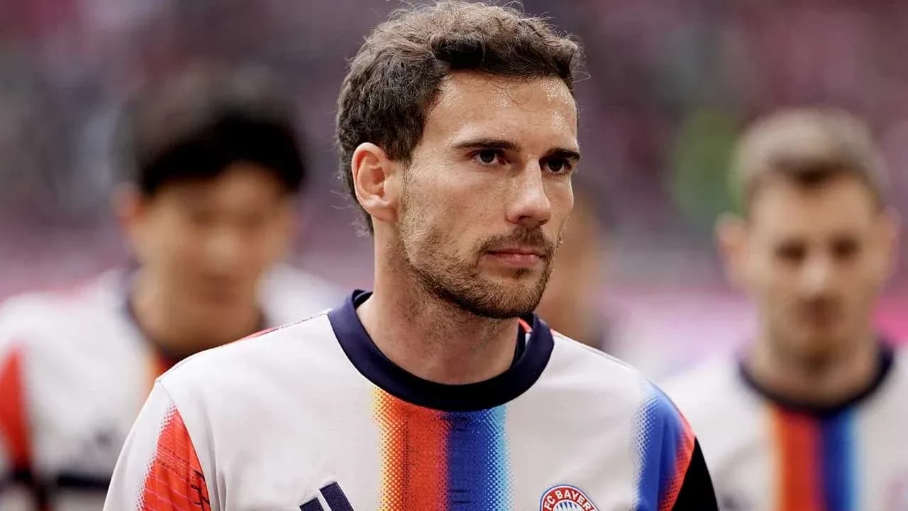 Player in Bayern Munich jersey before the match