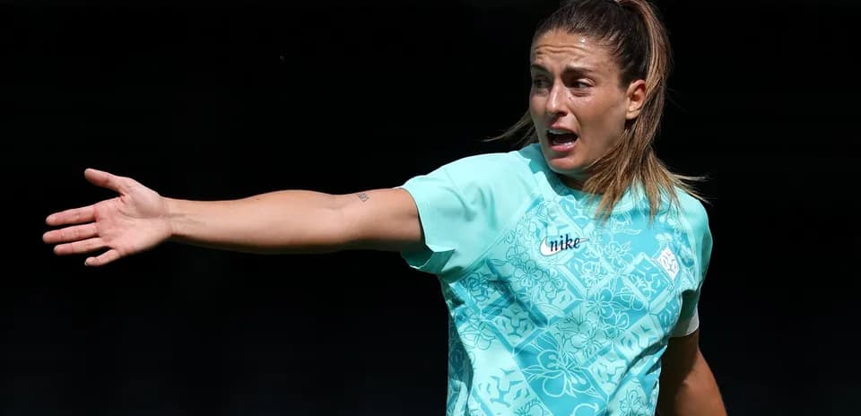 Player gesturing during a training session