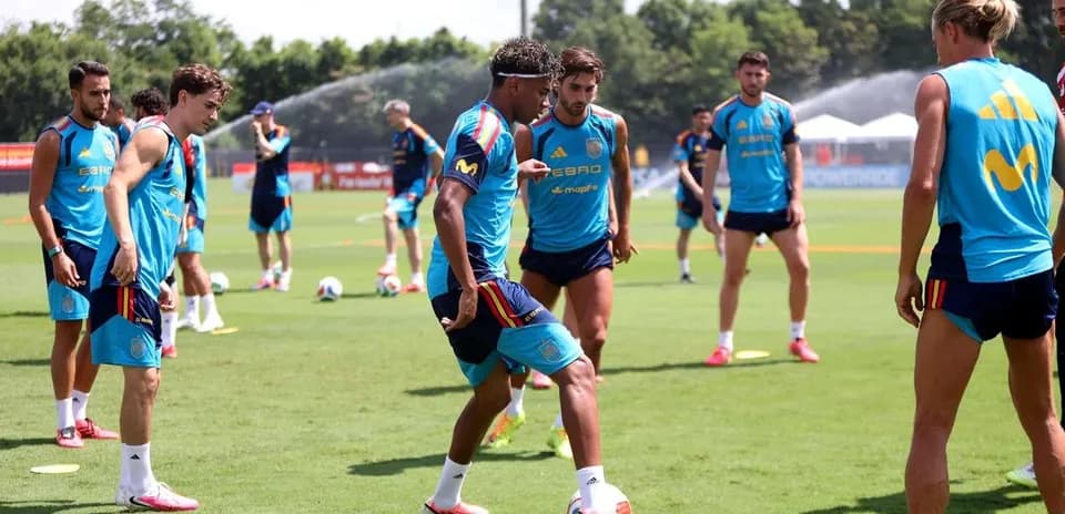 Spain national team players training on the pitch