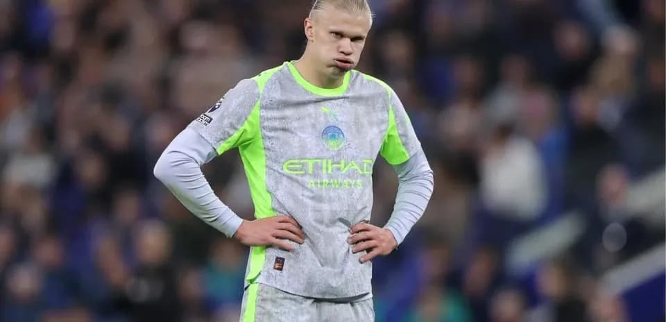 Player in Manchester City kit during match
