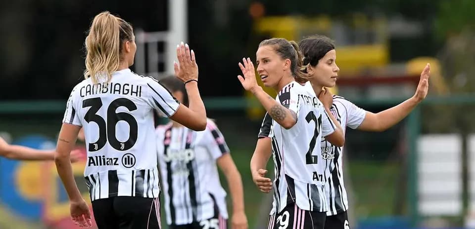 Juventus players celebrating during the match