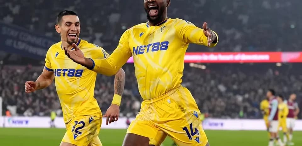 Crystal Palace players celebrating a goal