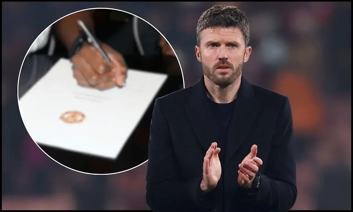 Michael Carrick applauding during a signing event