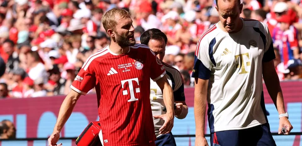 Bayern Munich players leaving the pitch during match