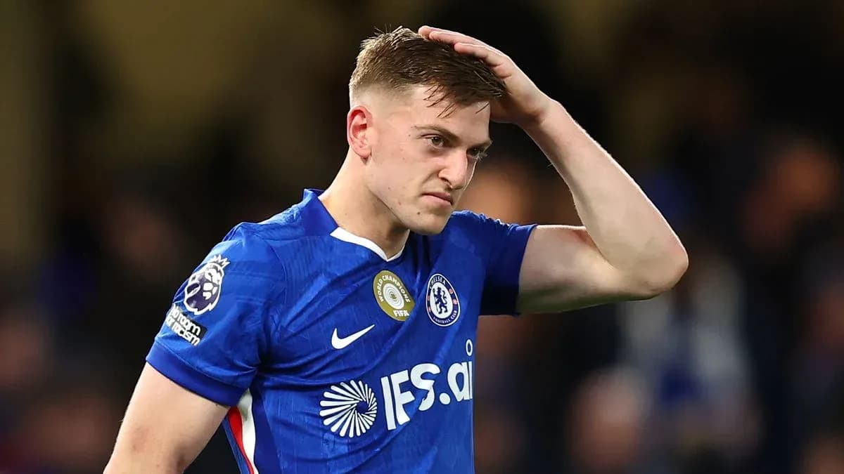 Chelsea player looking frustrated during match