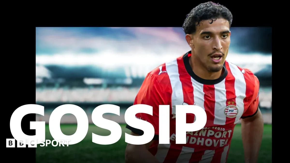 Player in PSV Eindhoven kit running on the pitch
