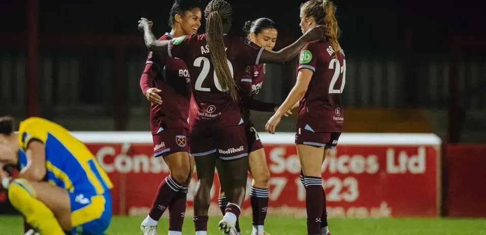 West Ham women celebrating a goal