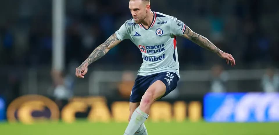 Cruz Azul player in action during Liga MX match