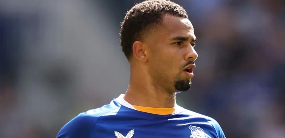 Player in Everton jersey during match action