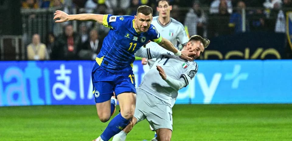 Player from Bosnia and Herzegovina fouling Italian opponent