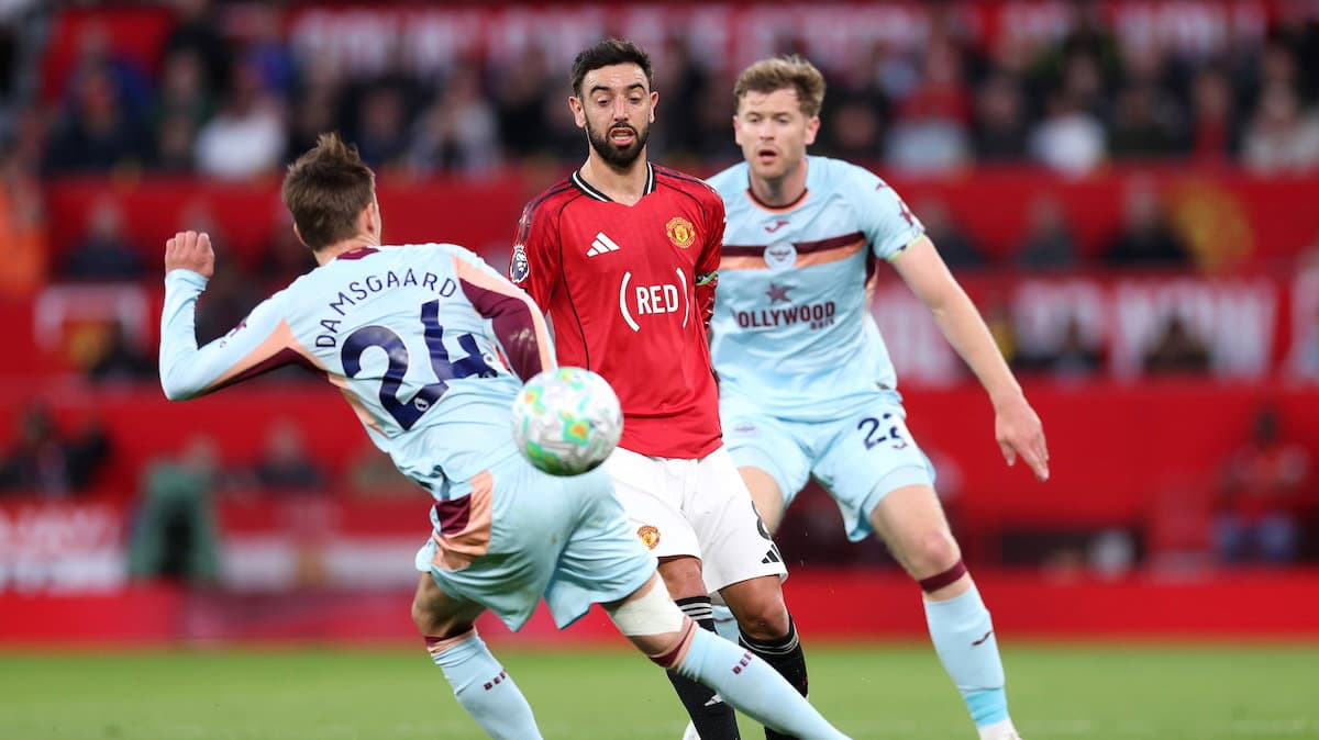 Bruno Fernandes attempting to control the ball during match