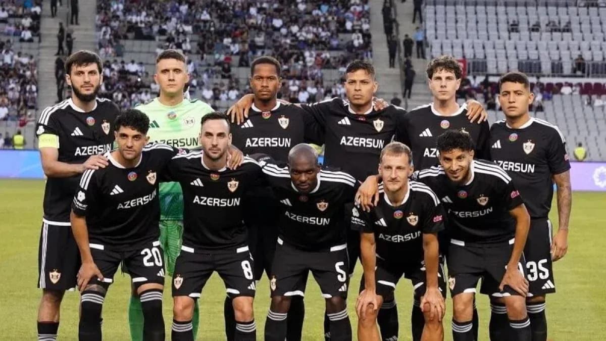 Qarabag team posing before UEFA Europa League match