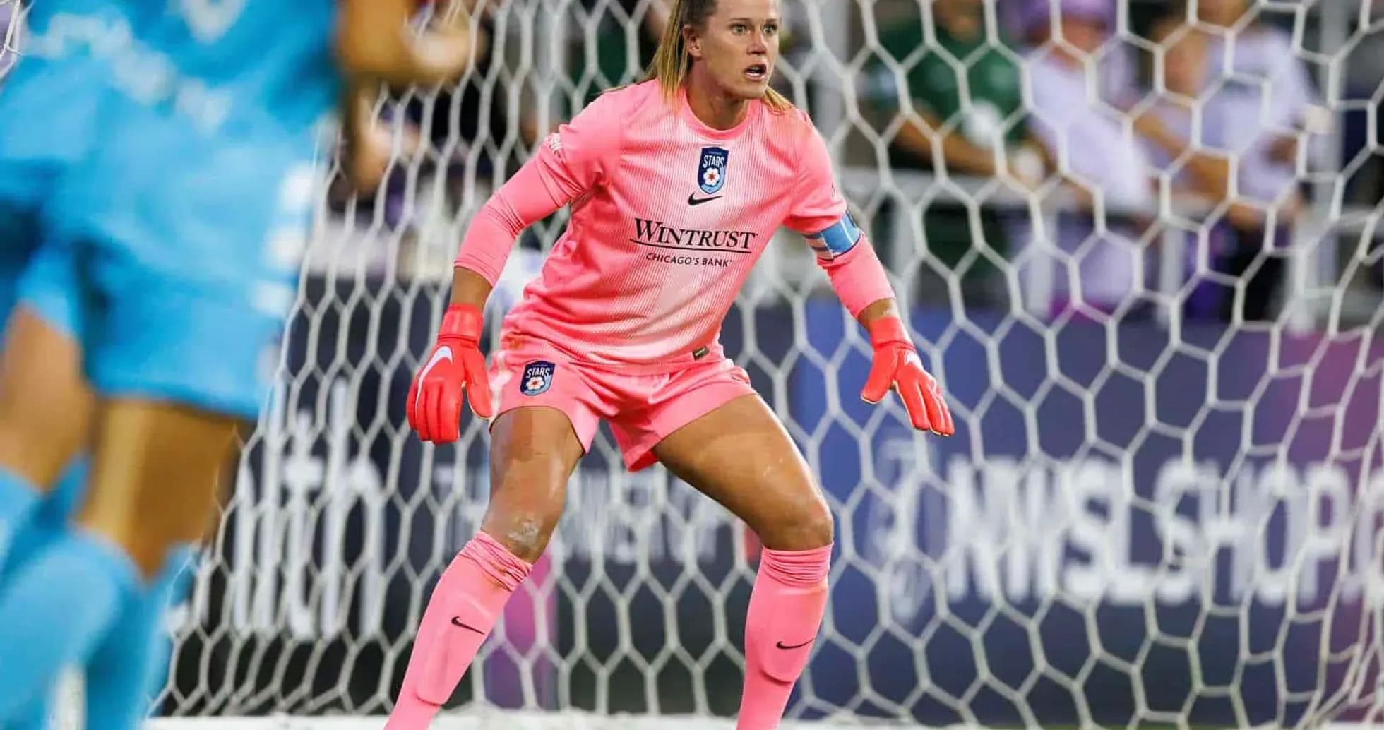 Chicago Red Stars goalkeeper preparing for play