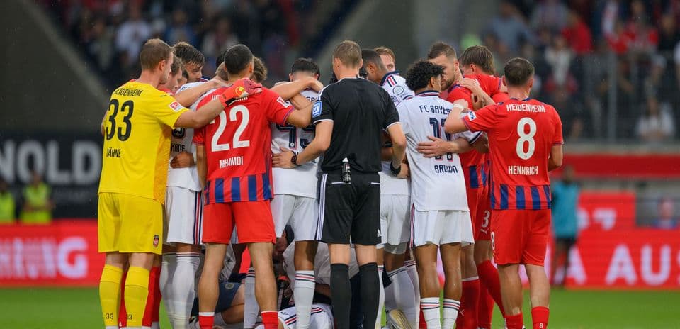 Players from both teams gathered during match confrontation