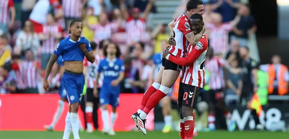 Sunderland players celebrating a goal against Chelsea