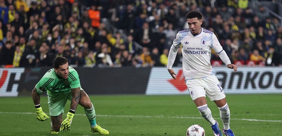 Feyenoord 3–0 Sturm Graz: Van Persie Guides Team to Victory.jpg