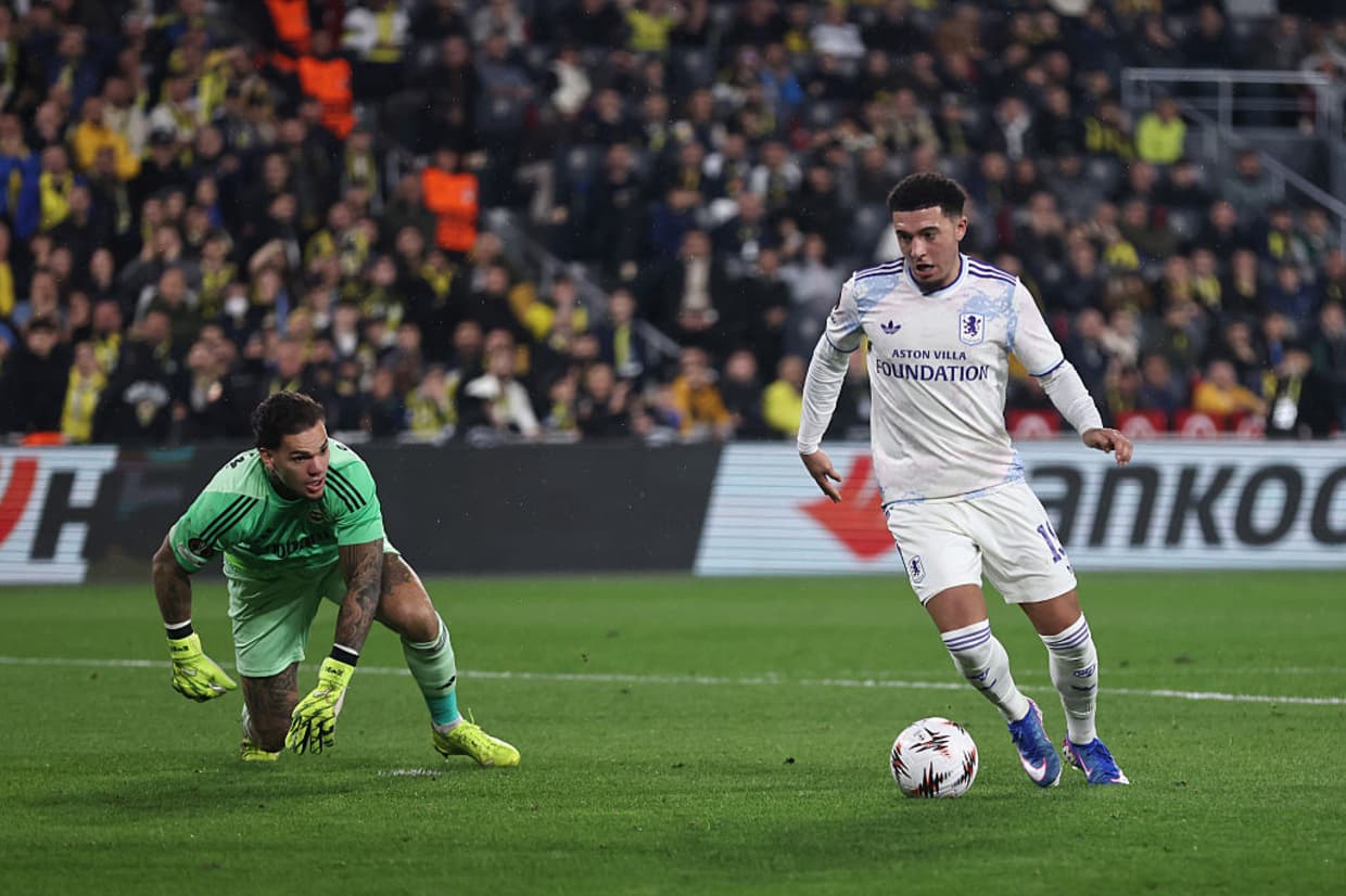 Feyenoord 3–0 Sturm Graz: Van Persie Guides Team to Victory.jpg