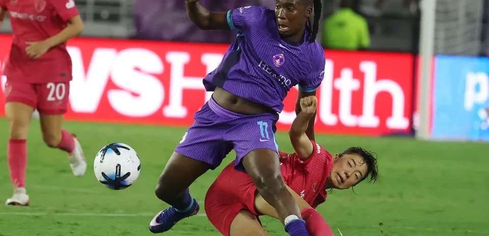 Orlando Pride player challenges North Carolina Courage player