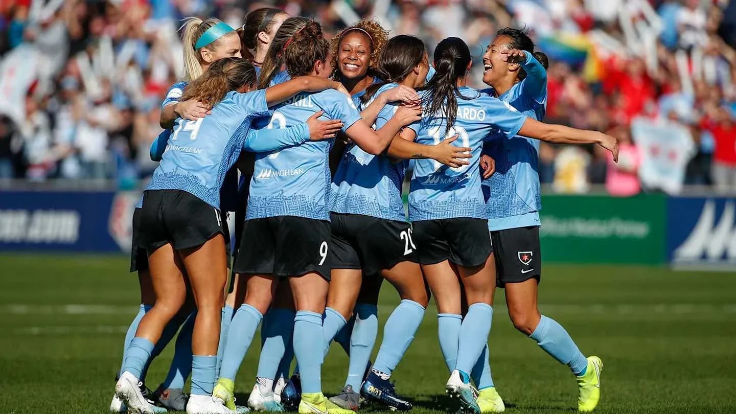 Chicago Red Stars celebrating after a goal